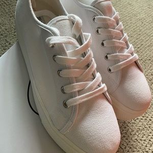 Steve Madden women’s white sneaker